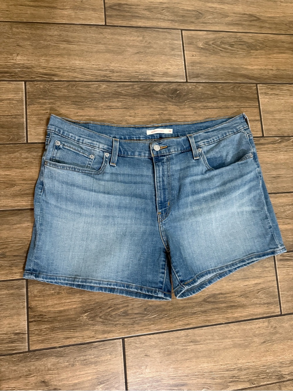 Levi's Mid-Length Mid Rise Jean Shorts Women's Size 34